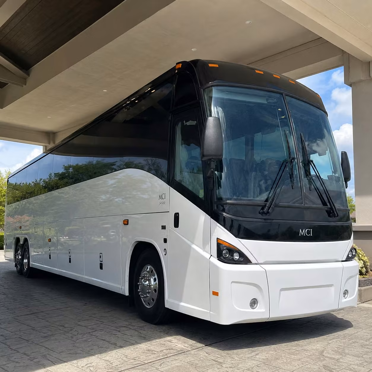 you can find and book airport transportation in sandy and any nearby city